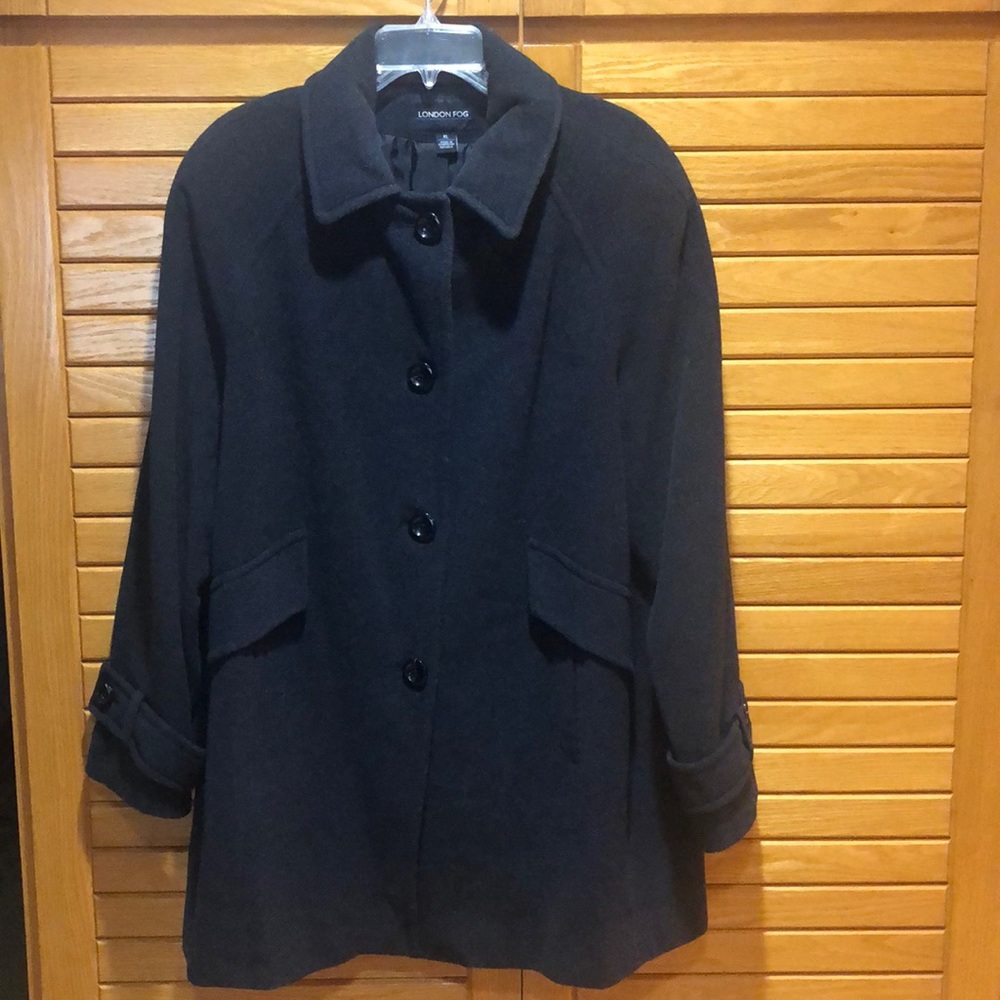 Woman’s Black London Fog Peacoat (XL)